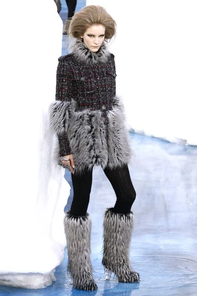 Look 14